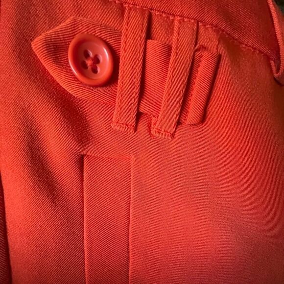 😊 3/$30 
CATO Capris Sz 10 Deep Orange, poly & spandex (lil stretch) EUC - Picture 4 of 11